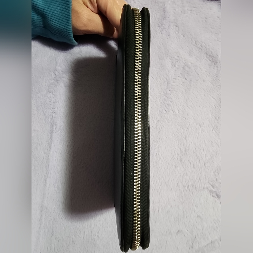Louis Vuitton Black Epi Zippy Organizer - Picture 6 of 16